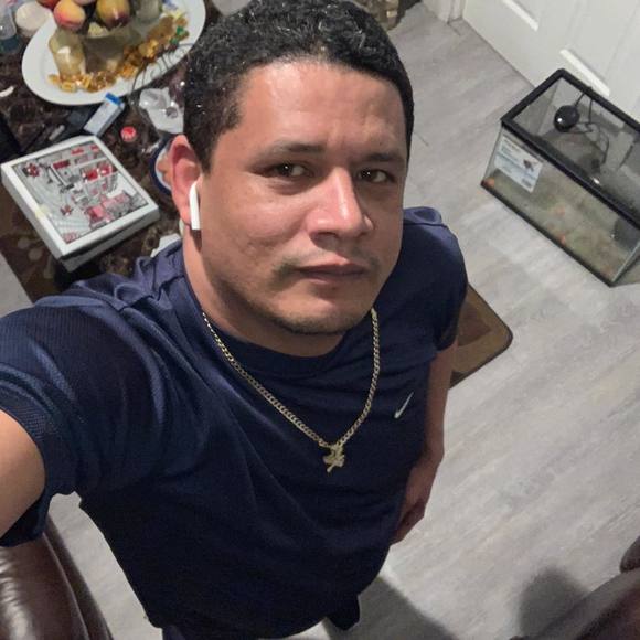 Meet your Posher, Tulio - Picture 1 of 1